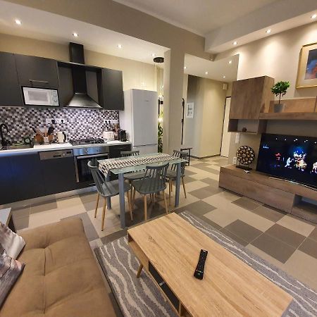 Lukas-2 B/R Luxurious Flat With Veranda Atenas Exterior foto