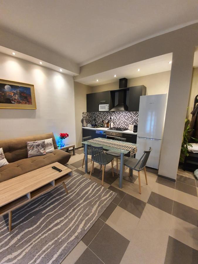 Lukas-2 B/R Luxurious Flat With Veranda Atenas Exterior foto