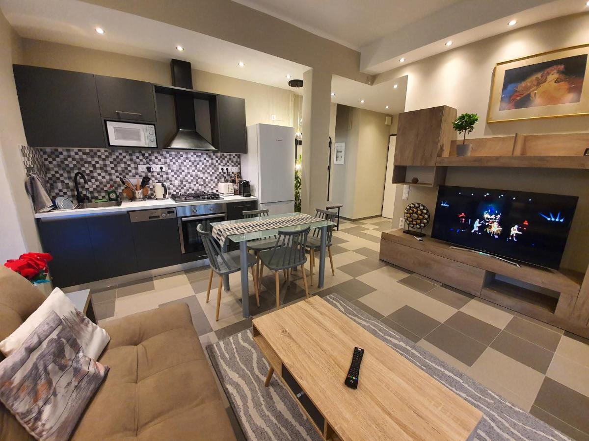 Lukas-2 B/R Luxurious Flat With Veranda Atenas Exterior foto