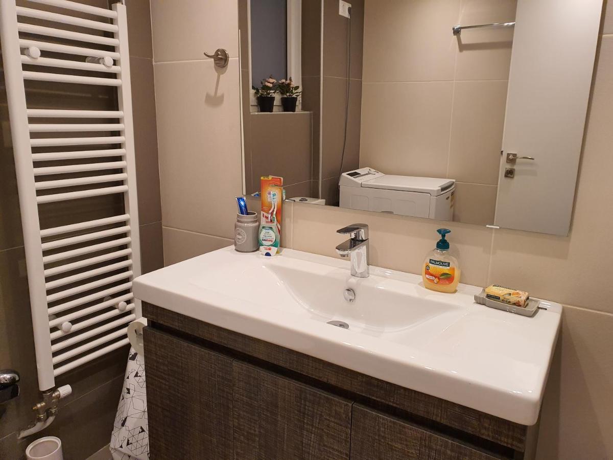 Lukas-2 B/R Luxurious Flat With Veranda Atenas Exterior foto