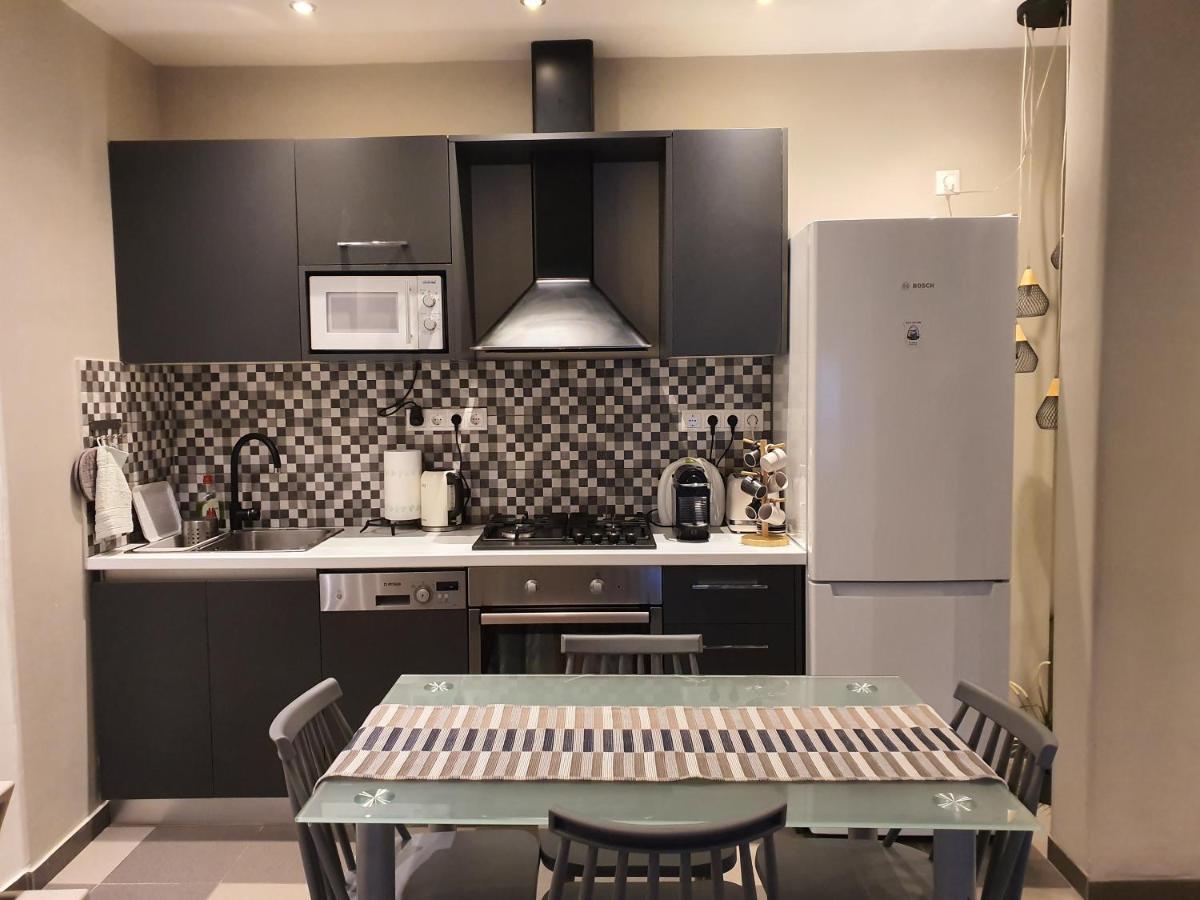 Lukas-2 B/R Luxurious Flat With Veranda Atenas Exterior foto